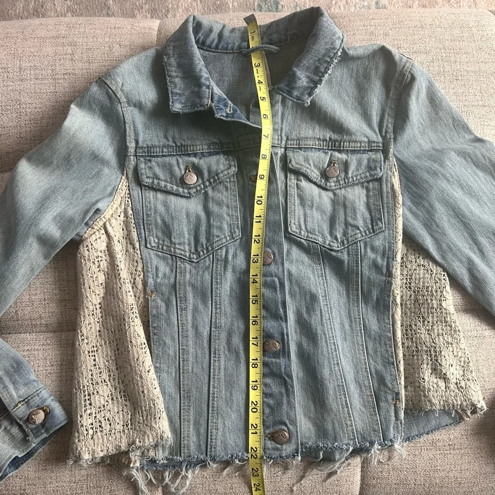 Free People Ivory Lace Panel Cropped Denim Jacket, Size Medium- Boho Chic - Picture 9 of 10